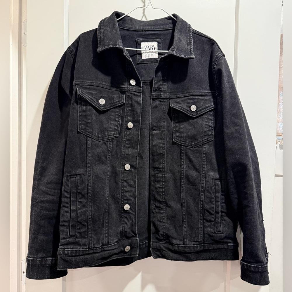 ZARA Washed‎ Black Denim Trucker Jacket Size M